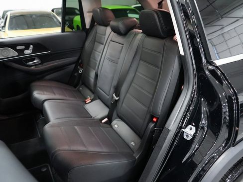 Used 2024 Mercedes-Benz GLS 450 4MATIC image 17