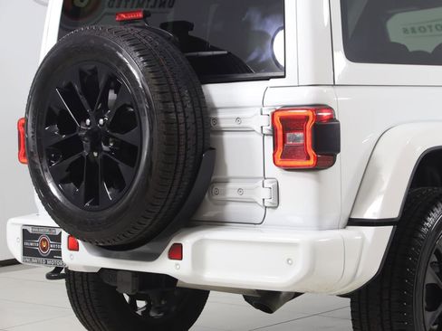 Used 2022 Jeep Wrangler Unlimited Sahara AWD/4WD image 42