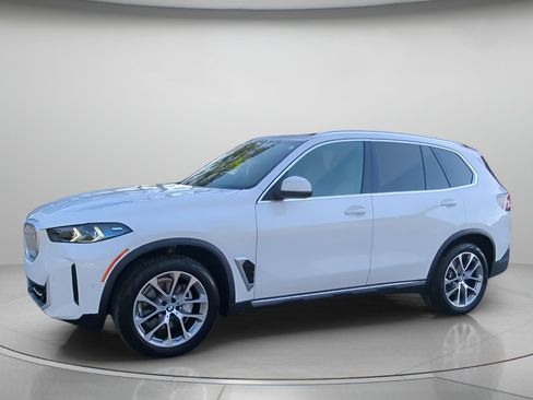 Used 2025 BMW X5 xDrive40i w/ Premium Package AWD/4WD image 11
