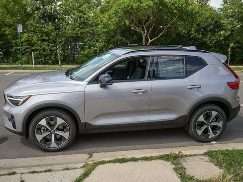 New 2026 Volvo XC40 B5 Plus w/ Protection Package Premier image 6