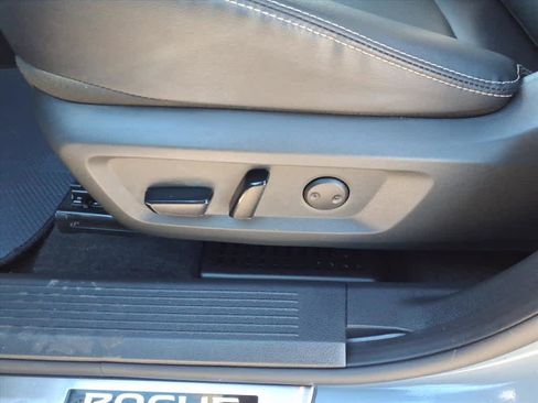 Certified 2023 Nissan Rogue SL w/ SL Premium Package image 17