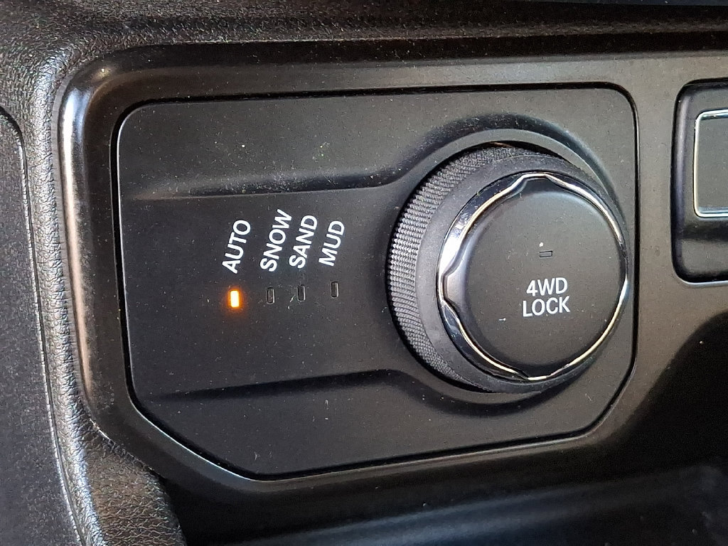 Used 2022 Jeep Renegade Latitude AWD/4WD image 24