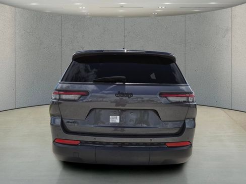 Used 2024 Jeep Grand Cherokee L Laredo AWD/4WD image 6
