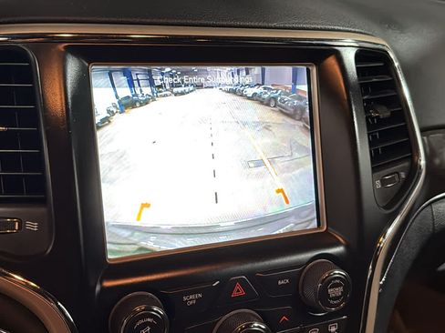 Used 2015 Jeep Grand Cherokee Limited w/ Luxury Group II AWD/4WD image 16