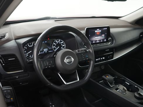 Used 2021 Nissan Rogue SV w/ Premium Package image 24