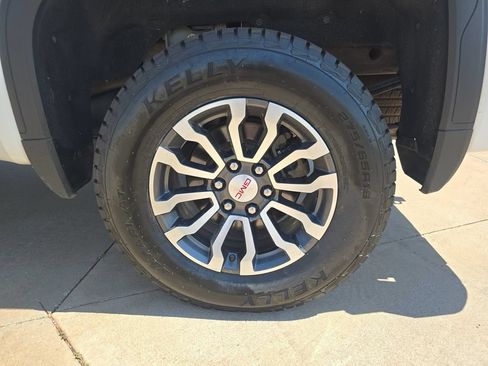Used 2022 GMC Sierra 1500 AT4 AWD/4WD image 32