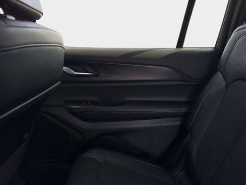 Used 2025 Jeep Grand Cherokee L Altitude image 16