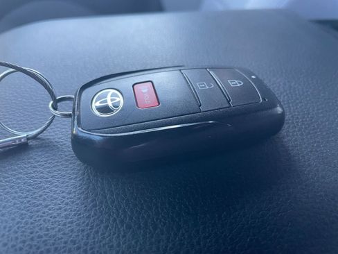 Used 2025 Toyota Tacoma TRD Off-Road image 22