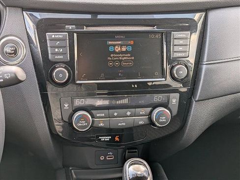 Used 2018 Nissan Rogue SV FWD image 13
