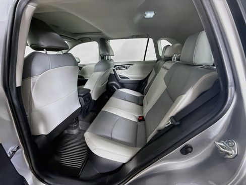 Used 2021 Toyota RAV4 XLE Premium AWD/4WD image 29