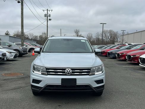 Used 2019 Volkswagen Tiguan SE image 2