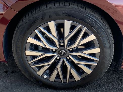 Used 2025 Nissan Altima 2.5 SV image 31