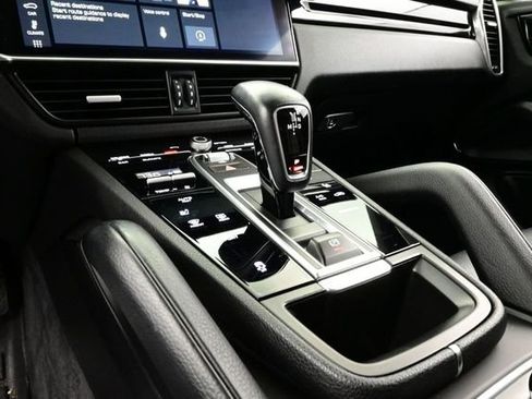Certified 2020 Porsche Cayenne AWD/4WD image 11