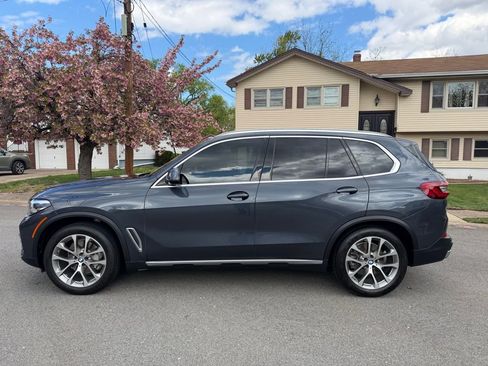 Used 2019 BMW X5 xDrive40i w/ Premium Package 2 AWD/4WD image 4