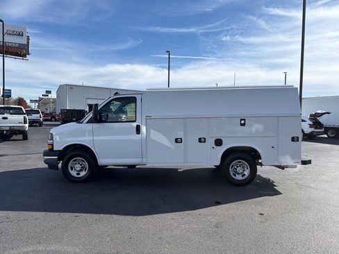 New 2025 Chevrolet Express 3500 w/ Power Convenience Package image 6