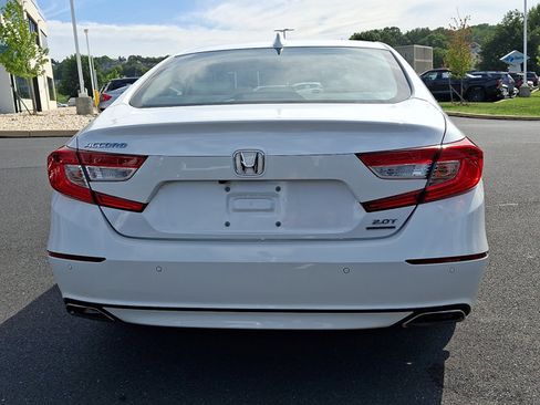 Certified 2018 Honda Accord Touring image 6