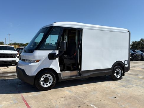 Used 2024 Chevrolet Brightdrop 400 w/ Commercial Equipment Package AWD/4WD image 2