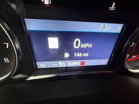 Used 2023 GMC Acadia SLT image 11