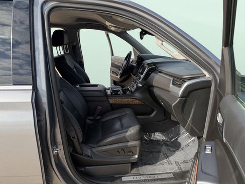 Used 2020 Chevrolet Suburban Premier image 43