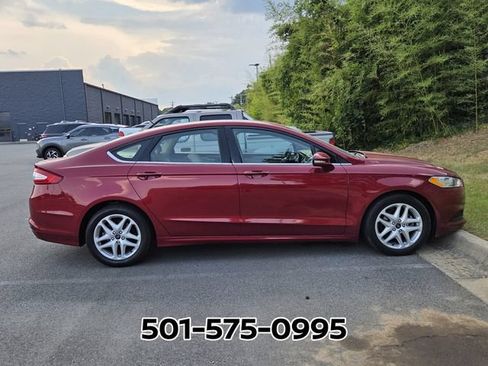Used 2016 Ford Fusion SE FWD image 5