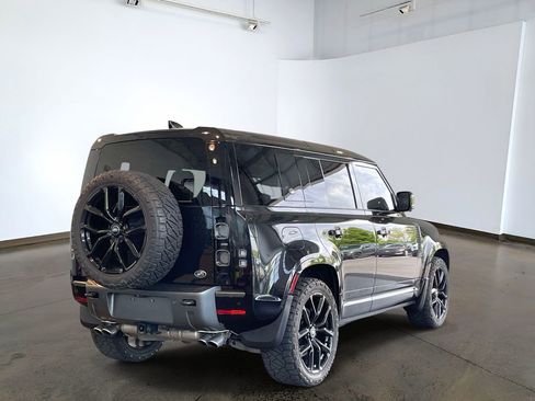 Used 2023 Land Rover Defender 110 V8 AWD/4WD image 4
