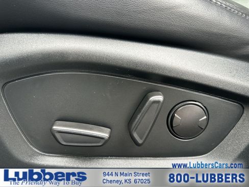 Used 2022 Ford Explorer XLT w/ Equipment Group 202A RWD image 12