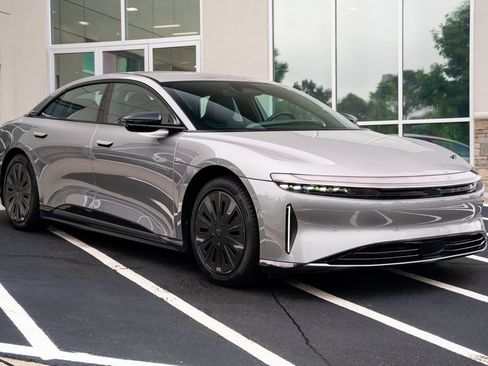 Used 2024 Lucid Air Pure RWD image 7