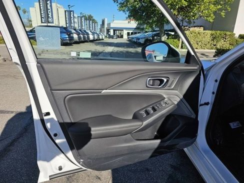 New 2026 Acura Integra Base image 18