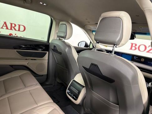 Certified 2024 Lincoln Nautilus Premier AWD/4WD image 19