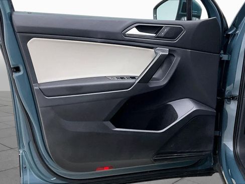 Used 2021 Volkswagen Tiguan SE w/ Panoramic Sunroof Package FWD image 24