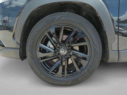 Used 2025 Toyota Corolla Cross AWD Hybrid image 23