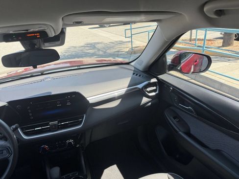 Used 2025 Chevrolet TrailBlazer LT FWD image 29