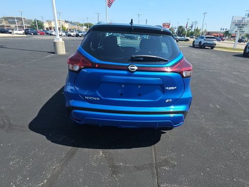 Used 2023 Nissan Kicks SR FWD image 4