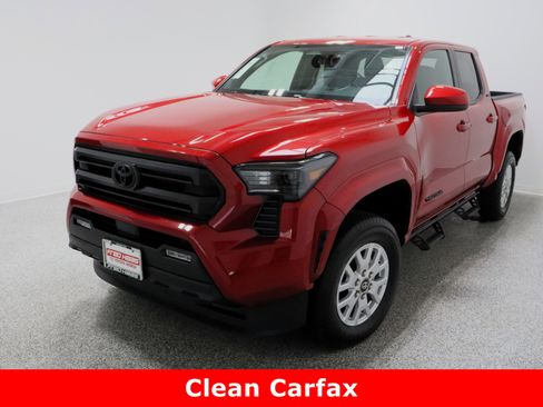 Used 2025 Toyota Tacoma SR5 image 2