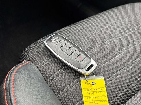 Used 2025 Nissan Rogue SV AWD/4WD image 25