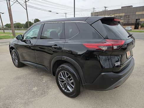 Used 2023 Nissan Rogue S AWD/4WD image 4