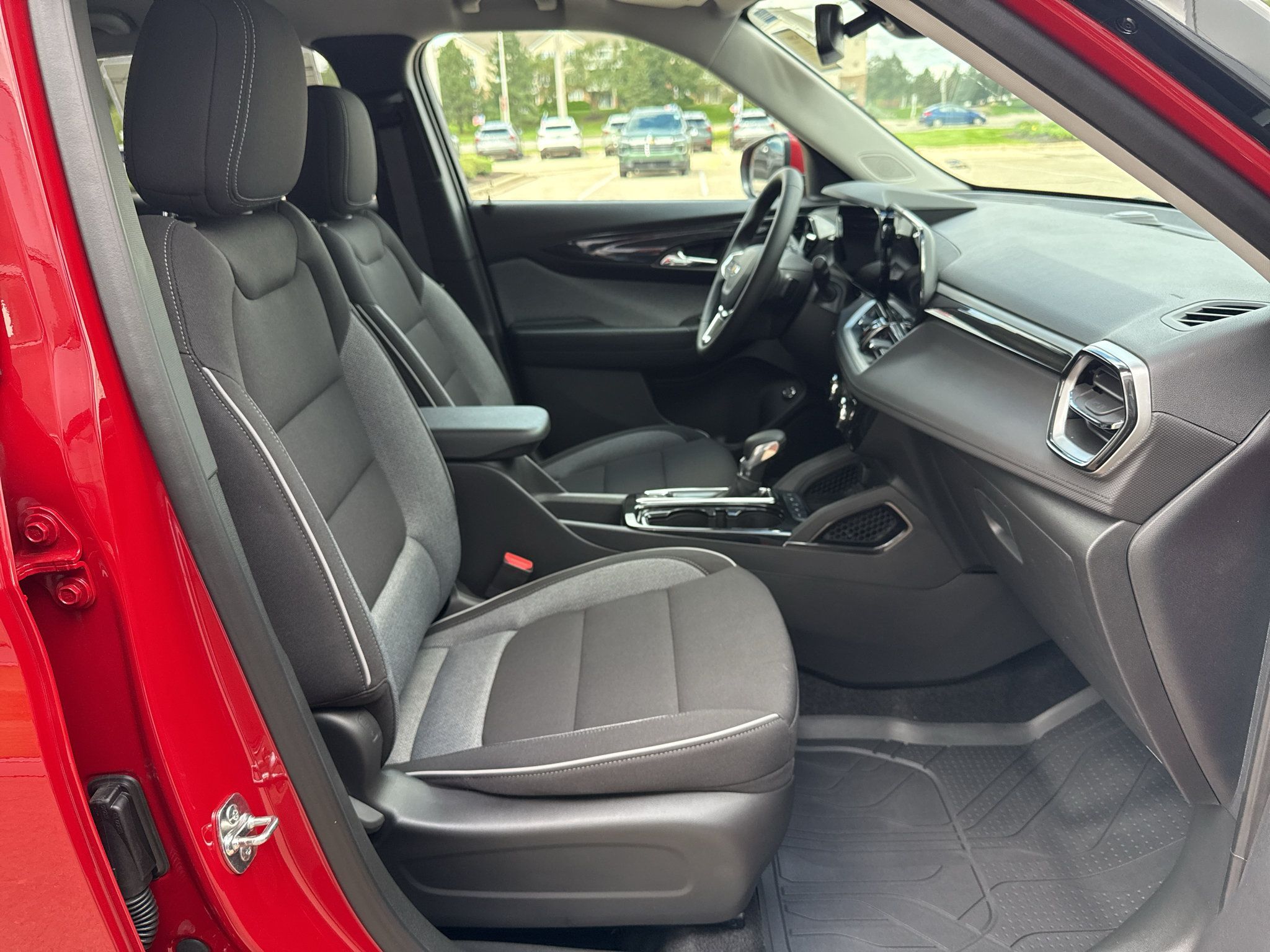New 2026 Chevrolet TrailBlazer LT w/ Convenience Package AWD/4WD image 38