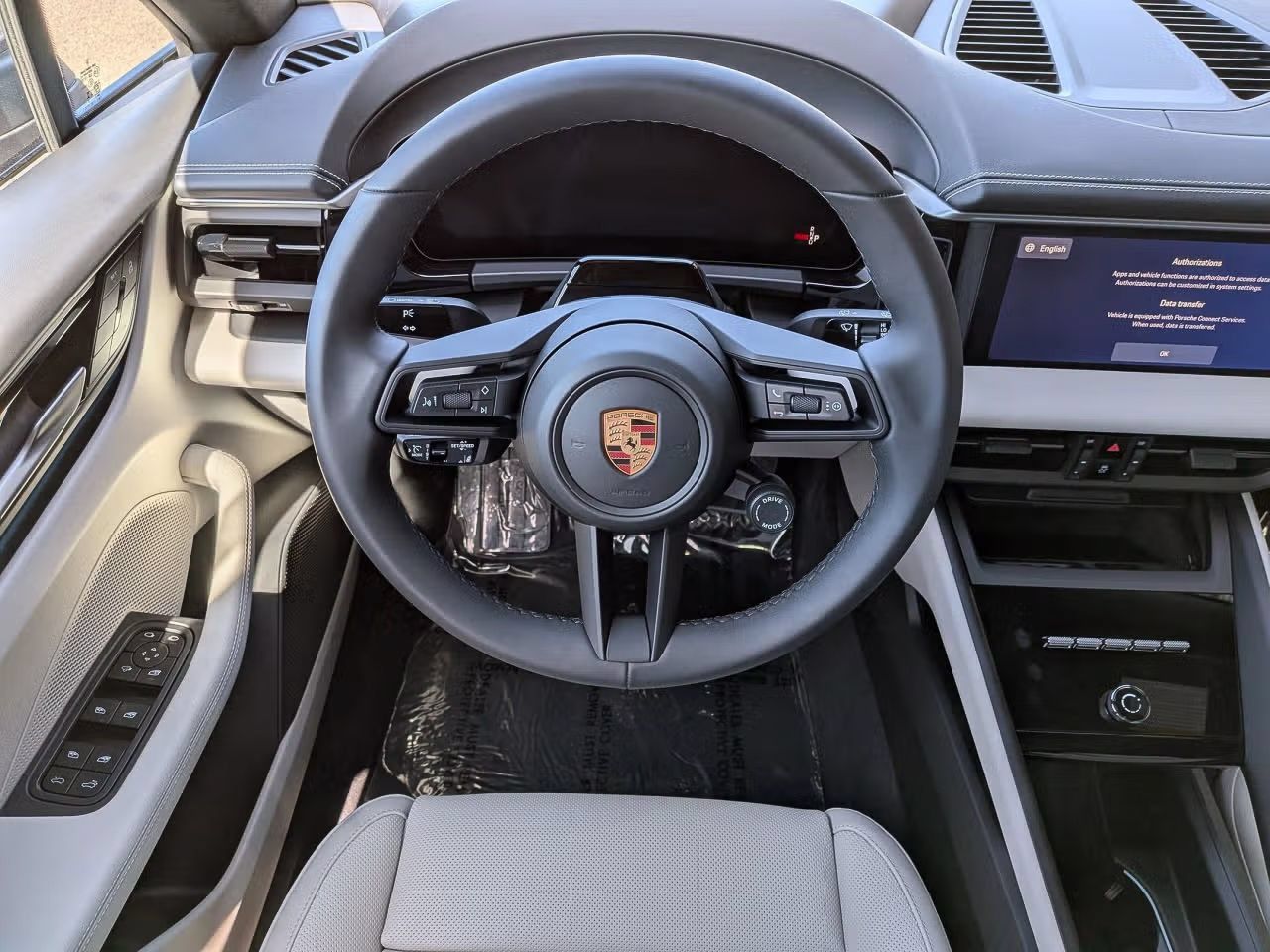 Certified 2026 Porsche Macan Electric RWD image 16