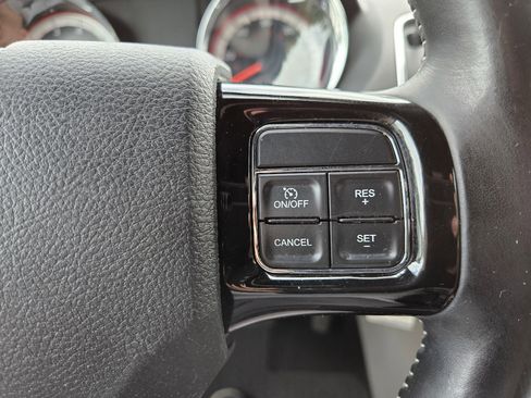 Used 2019 Dodge Grand Caravan SXT image 47