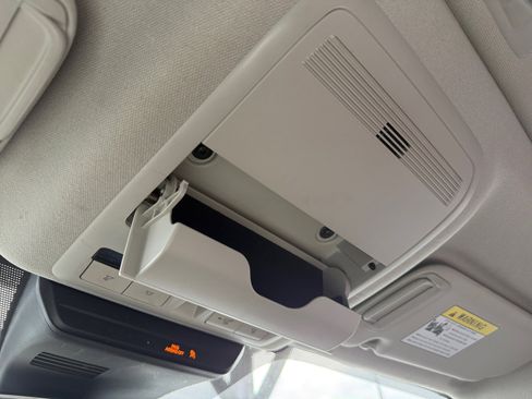 Used 2023 MAZDA MAZDA3 s image 17