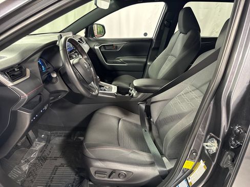 Used 2021 Toyota RAV4 SE w/ Weather & Moonroof Package AWD/4WD image 3