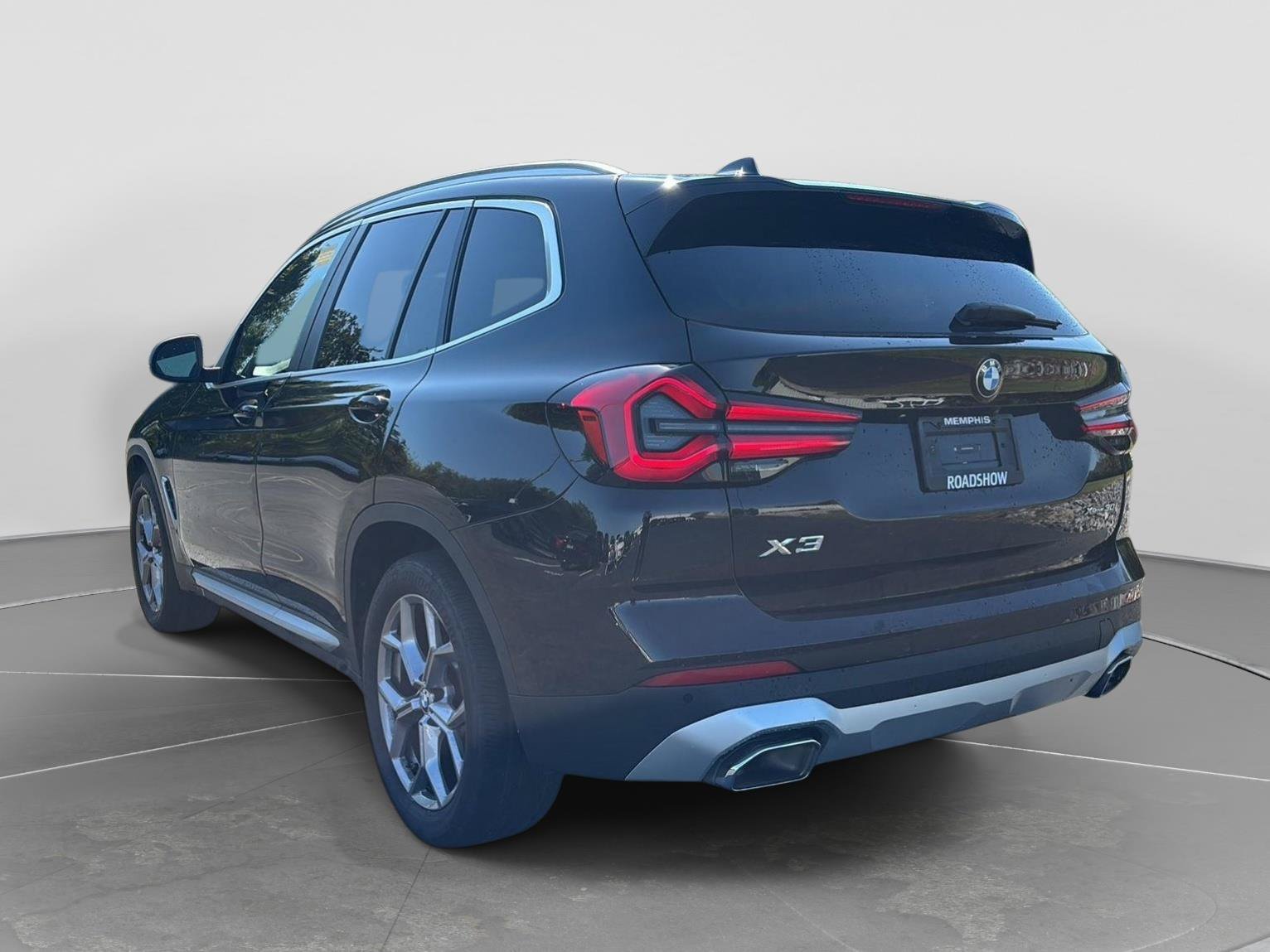 Used 2024 BMW X3 xDrive30i w/ Premium Package AWD/4WD image 2