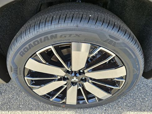 New 2026 Mitsubishi Outlander FWD image 11