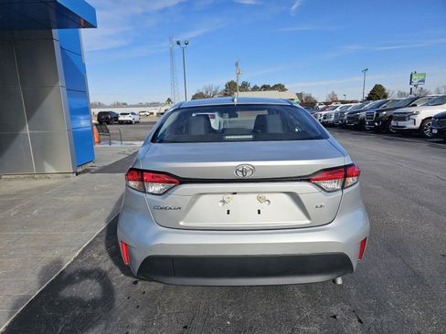 Used 2025 Toyota Corolla LE image 4