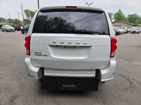 Used 2017 Dodge Grand Caravan SE w/ Power Window Group FWD image 5
