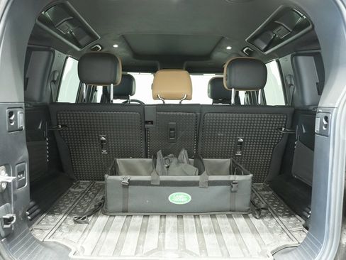 Used 2025 Land Rover Defender 110 X image 16