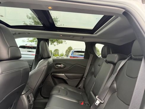Used 2020 Jeep Cherokee Limited AWD/4WD image 16