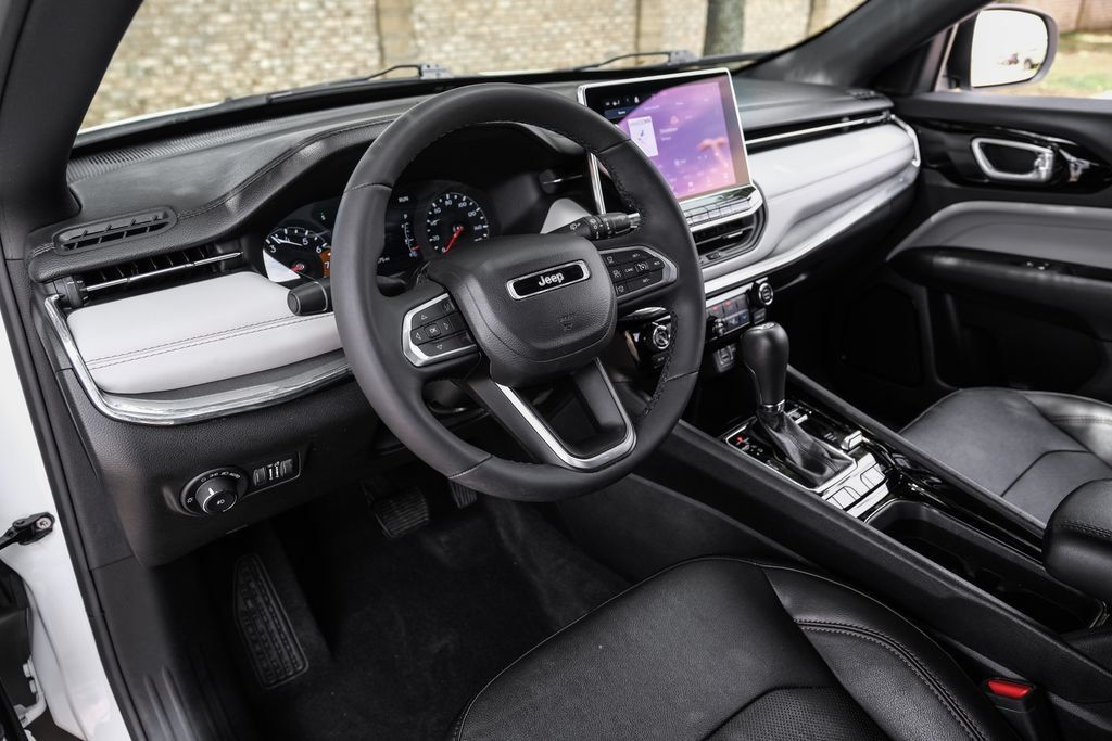Used 2023 Jeep Compass Limited AWD/4WD image 25
