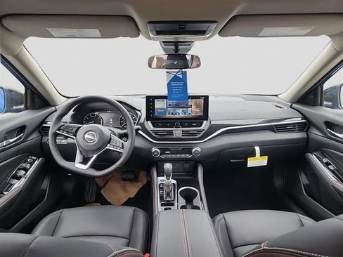 New 2025 Nissan Altima 2.5 SR image 17