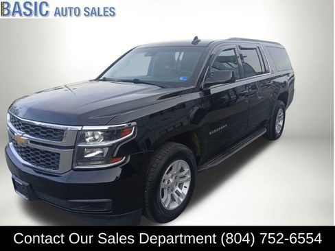 Used 2018 Chevrolet Suburban LT image 2